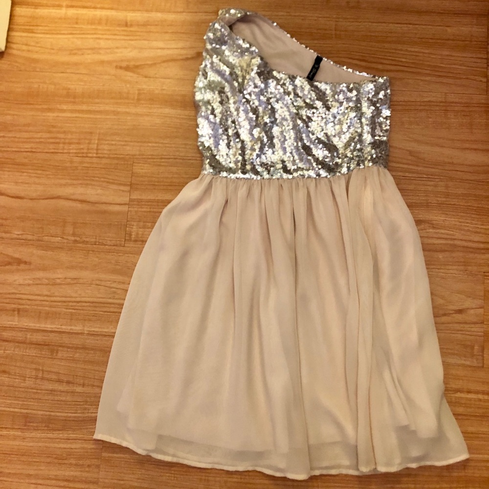 Beautiful homecoming dress